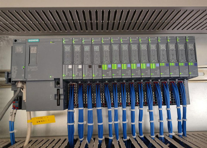 电器柜线槽.jpg 电器柜线槽.jpg