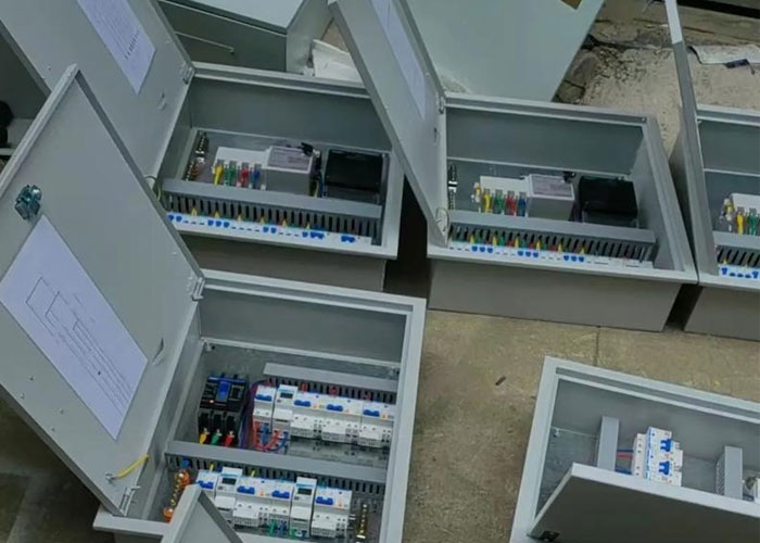 配电箱线槽.jpg 配电箱线槽.jpg